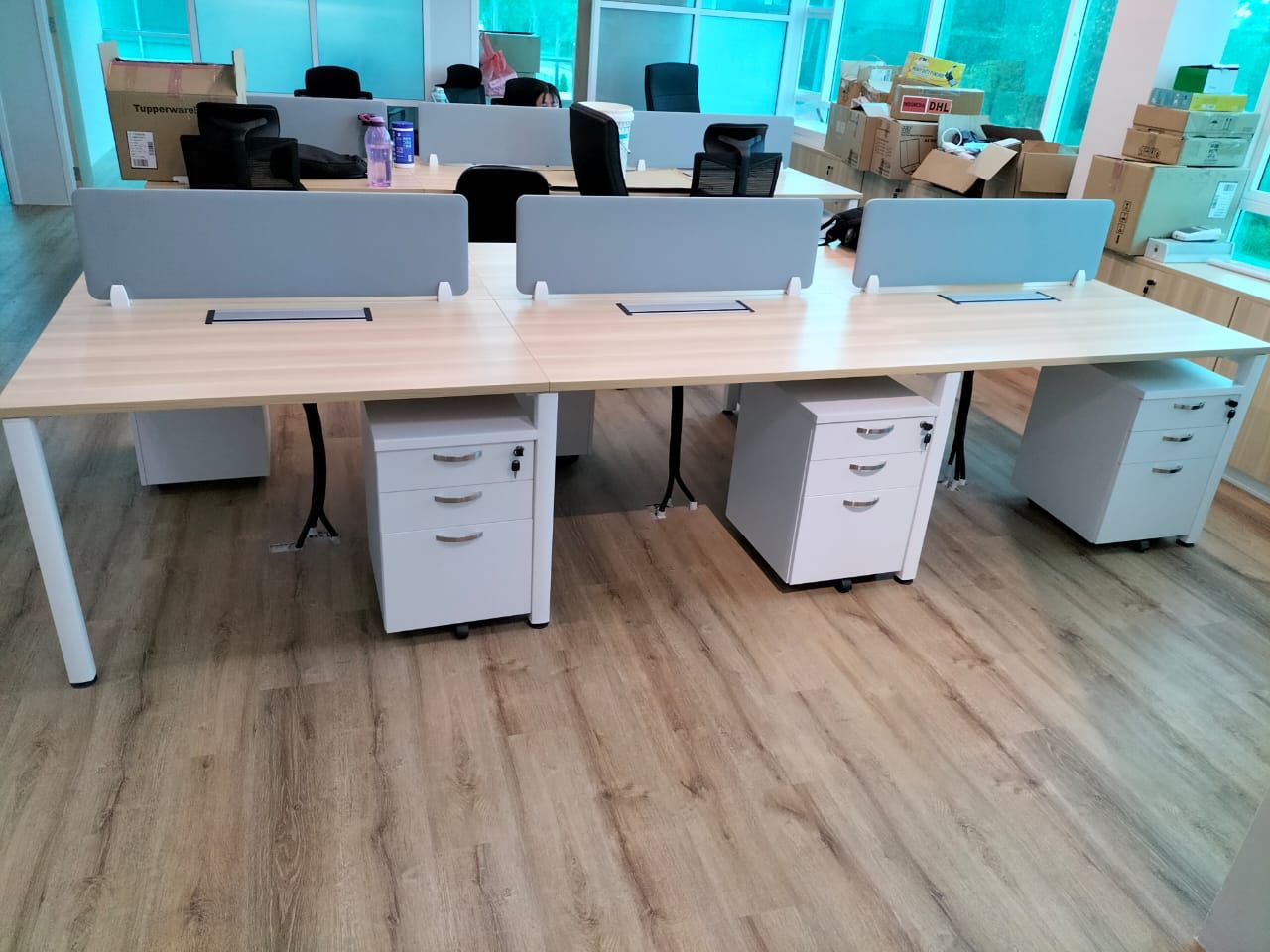 Office Workstation Table Cluster Of 6 Seater Office Panel Office